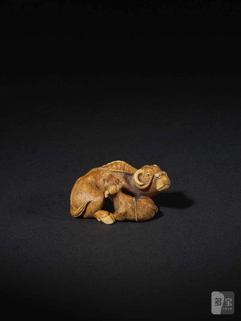 象牙彫根付 親子牛 伝龍光齋壽玉 銘「寿玉」 19世紀後期 | NETSUKE EN IVOIRE REPRÉSENTANT UNE VACHE ET SON VEAU - 图3